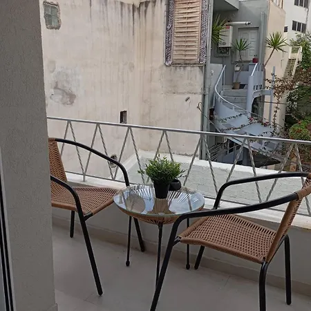 Elli Ermou 246 Wolos