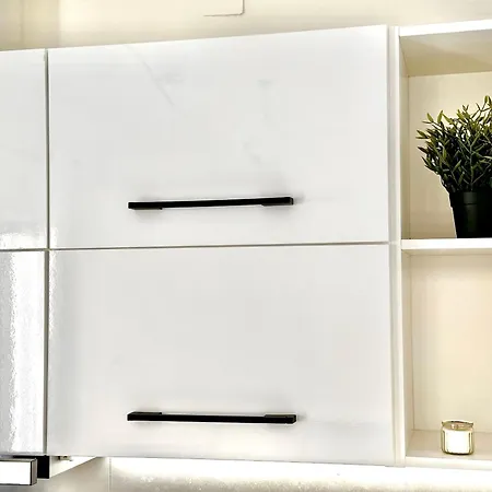 Elli Ermou 246 * וולוס